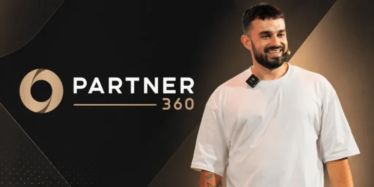 Fabio Serna junto al logotipo de Partner 360